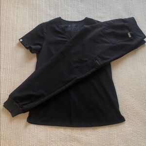 Figs Black Scrub Set